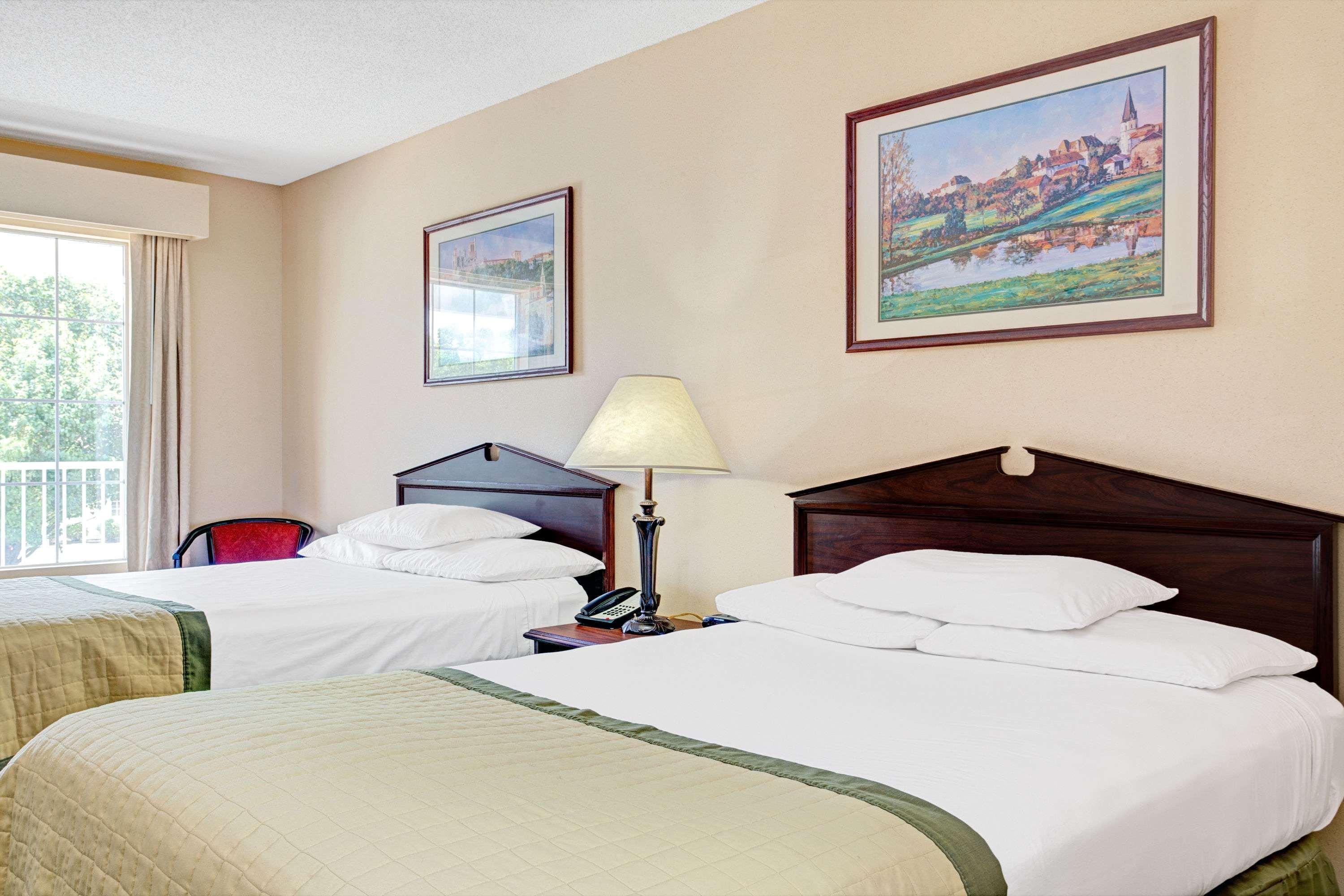 Hotel Baymont By Wyndham Smithfield Esterno foto
