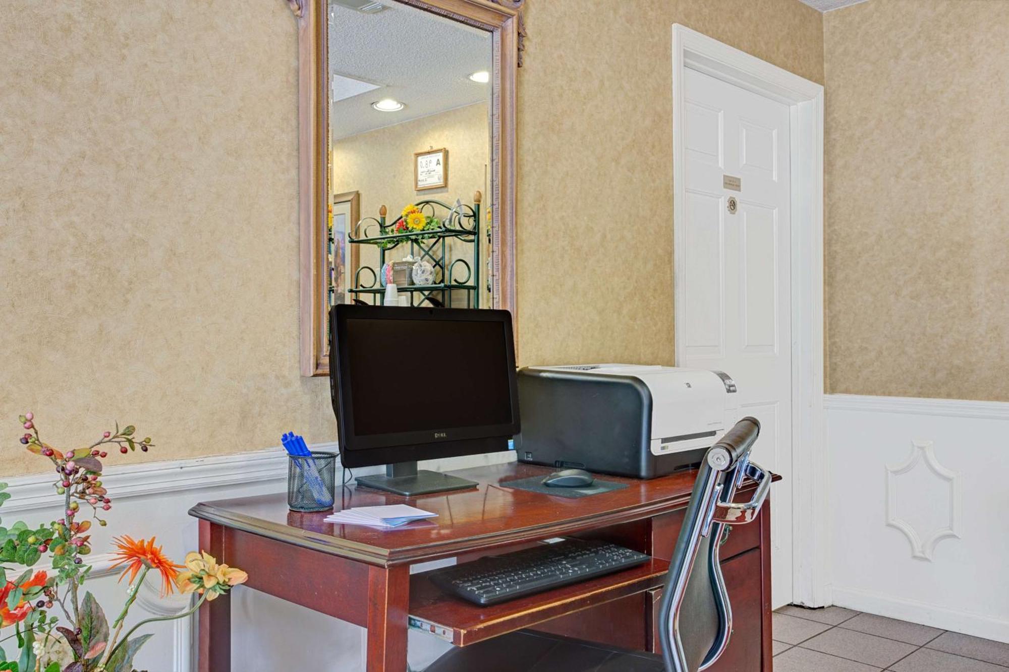Hotel Baymont By Wyndham Smithfield Esterno foto